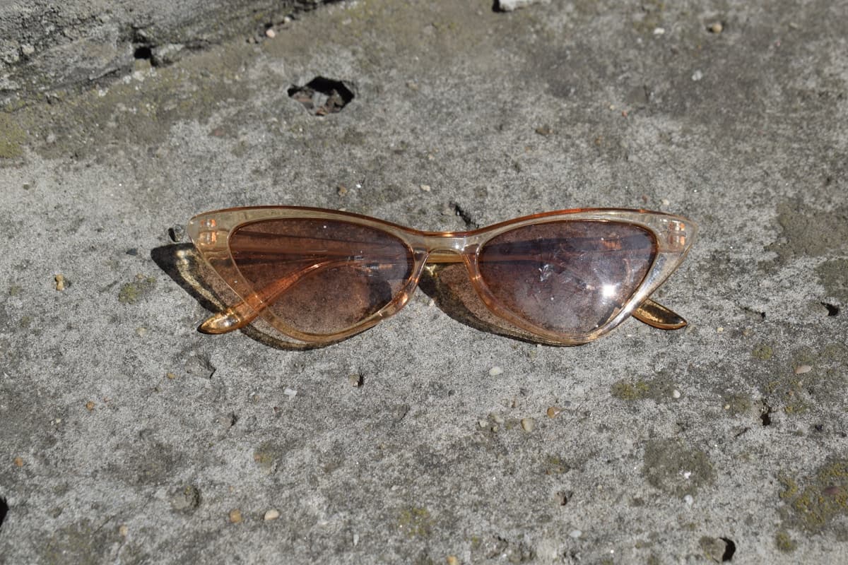 Oversized Cat-Eye Sunglasses